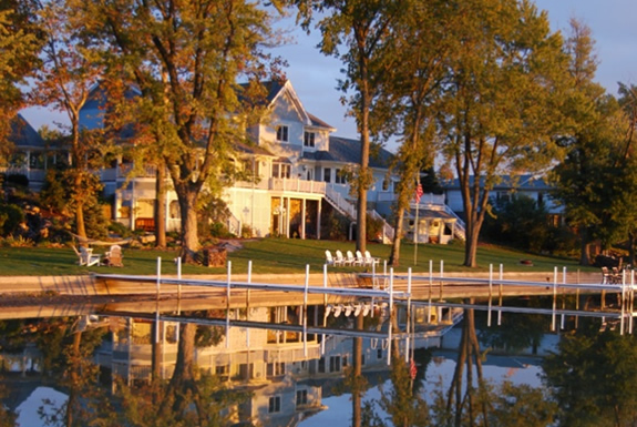 Mahseh House on Lake Bruce